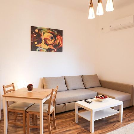 Ultracentral Apartament With Balcony - Old Town Bukarest Exterior foto